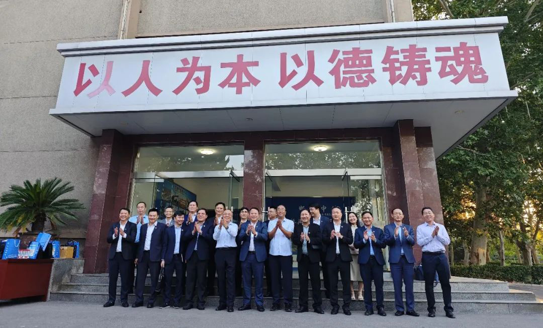 越南長山建設總公司高層來訪 共商架橋施工領域深度合作